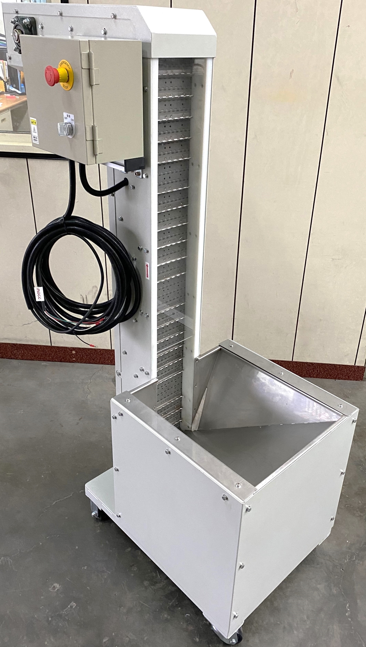 塑板帶直立式料斗爬升輸送機