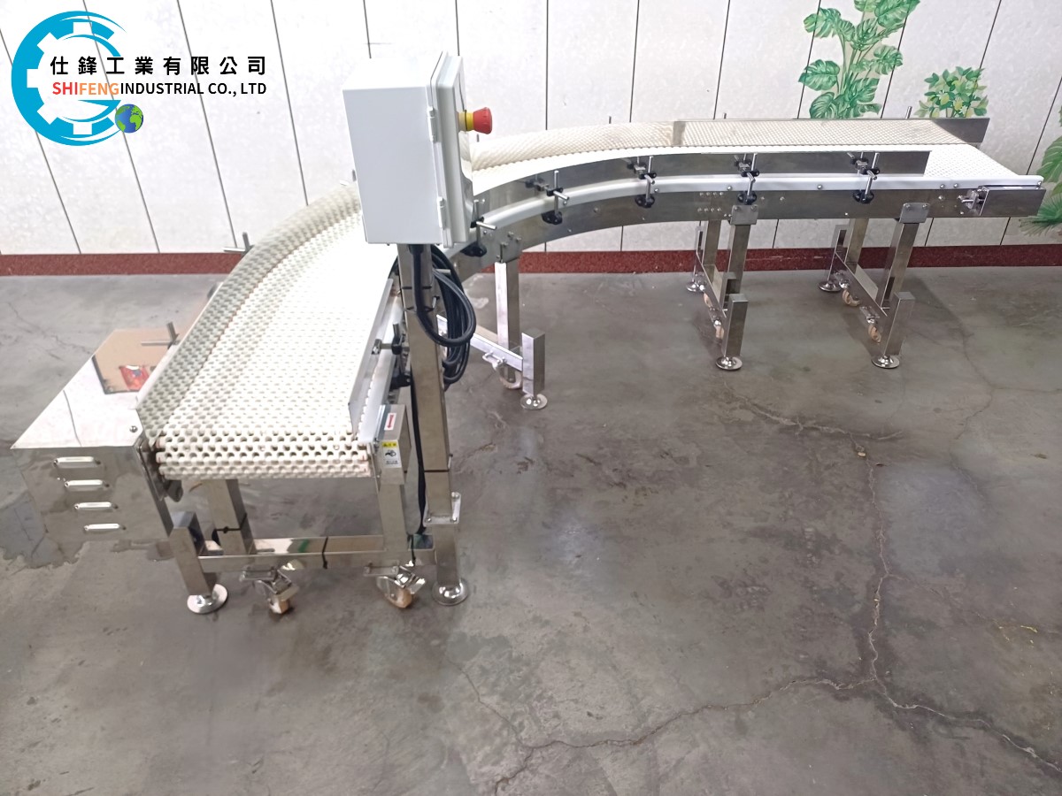 不鏽鋼90度轉彎塑網帶輸送機