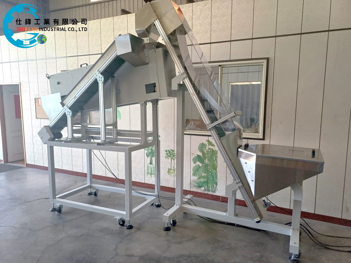 瓶胚整列輸送機