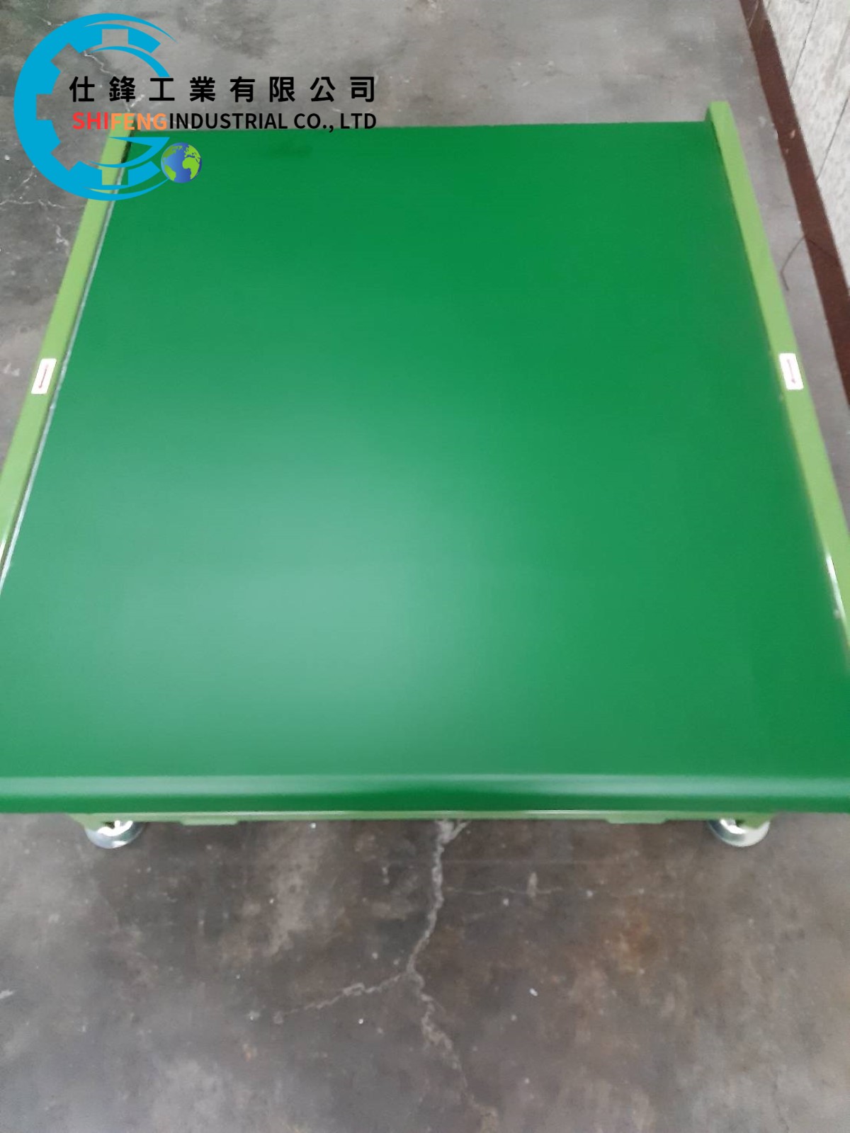 鋼鈑烤漆皮帶式平面輸送機