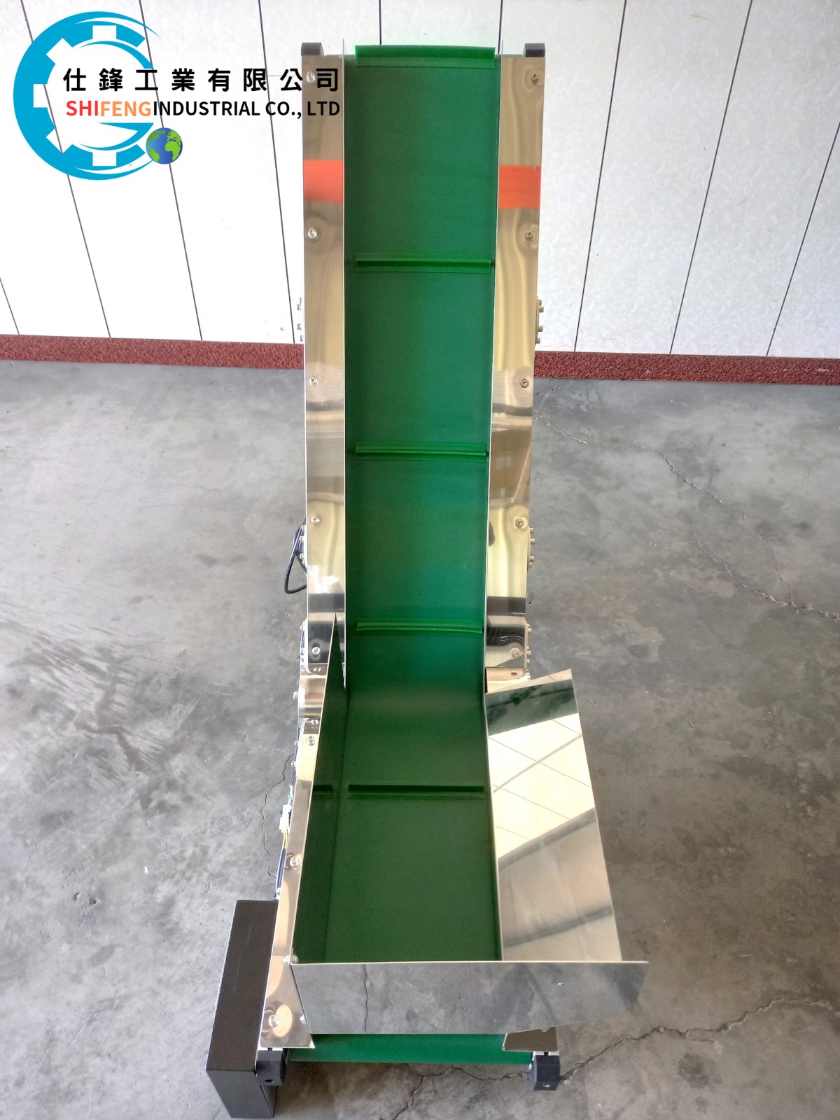 鋁擠L型皮帶式爬升輸送機