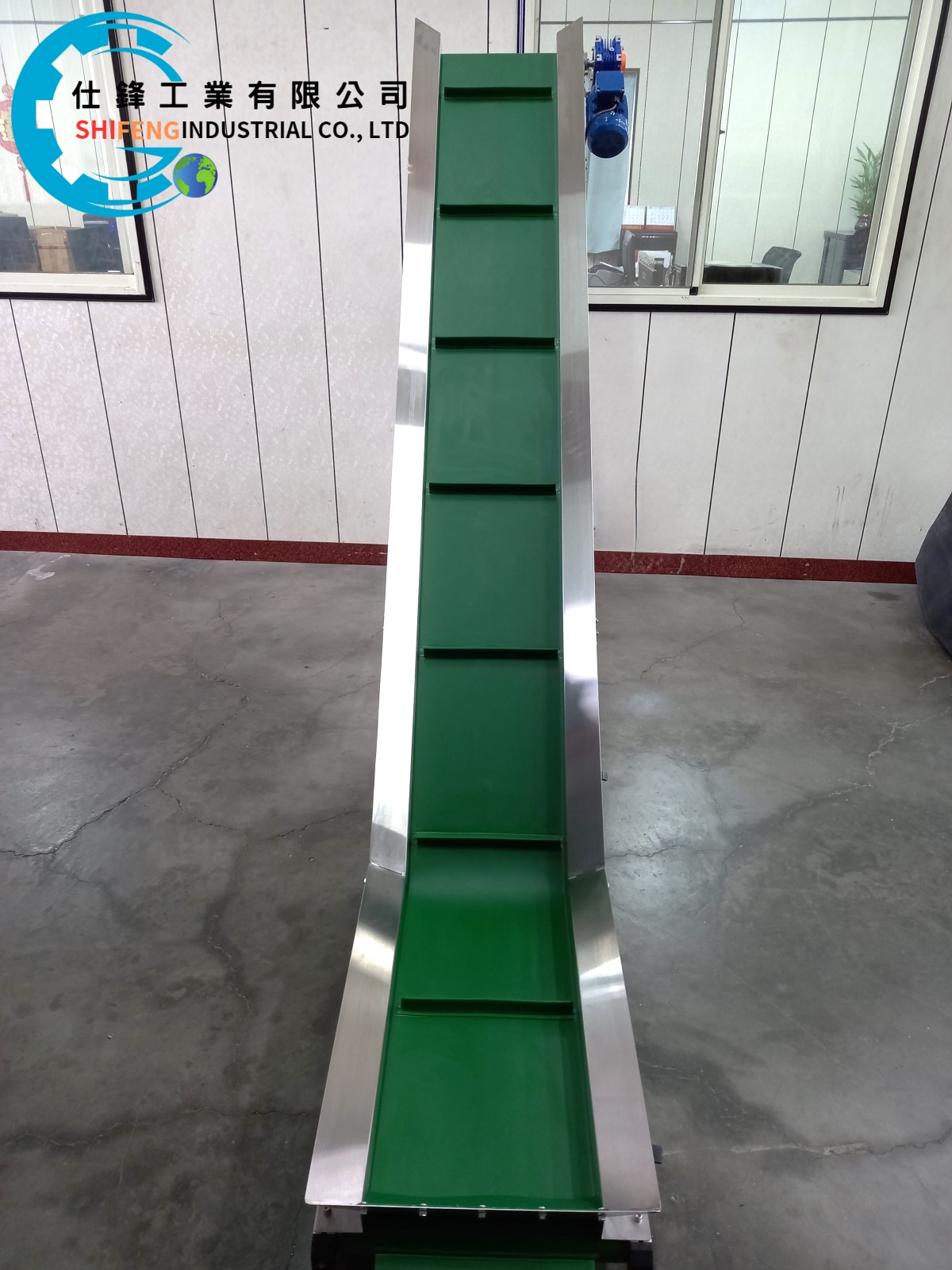 鋁擠L型皮帶式爬升輸送機