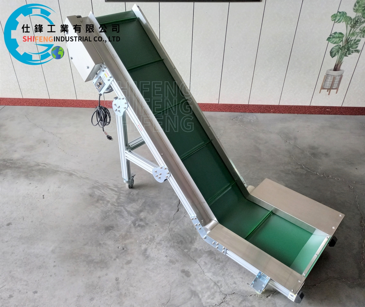 鋁擠L型皮帶式爬升輸送機