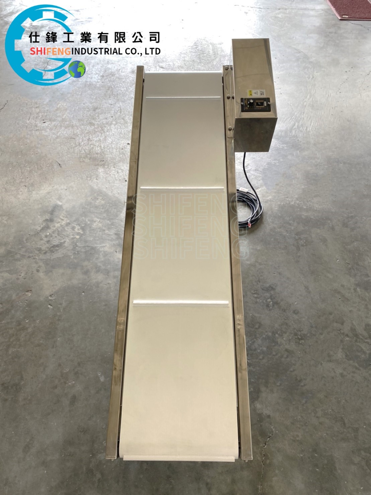 不銹鋼皮帶式爬升輸送機