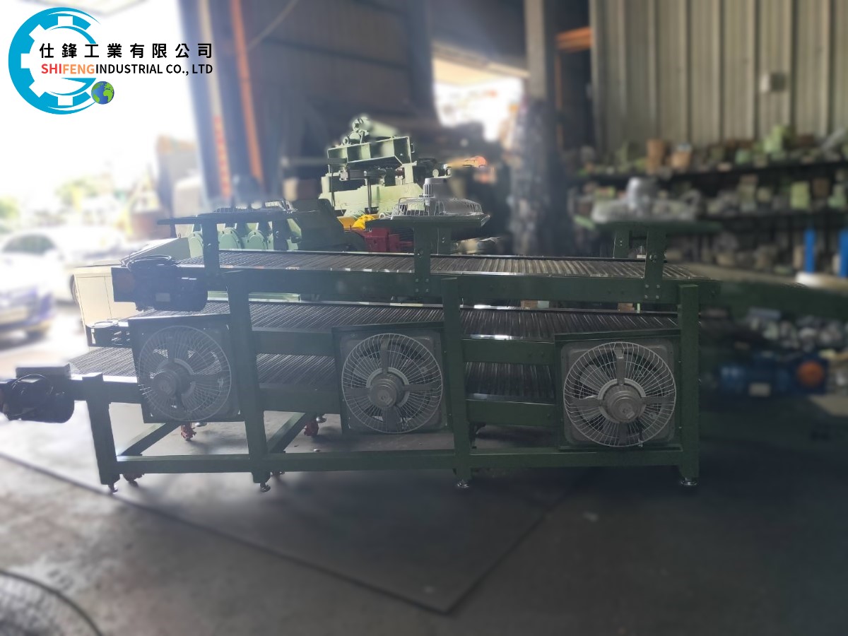 鋼鈑烤漆鏈條網帶式三層輸送機
