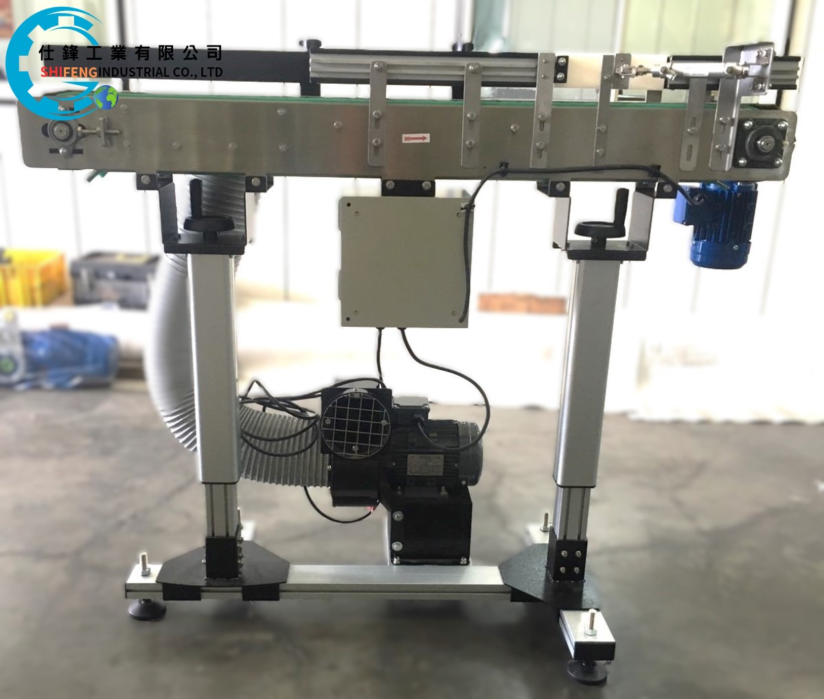 不銹鋼頂板帶加鼓風機輸送機