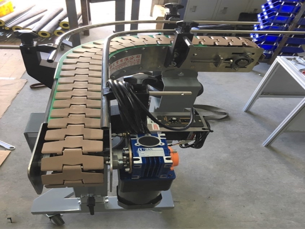 90度不鏽鋼頂板帶輸送機