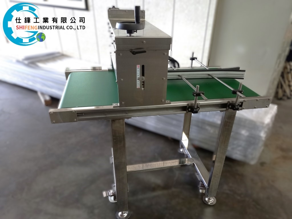 不鏽鋼皮帶式動力整平測漏輸送機&客戶案例一