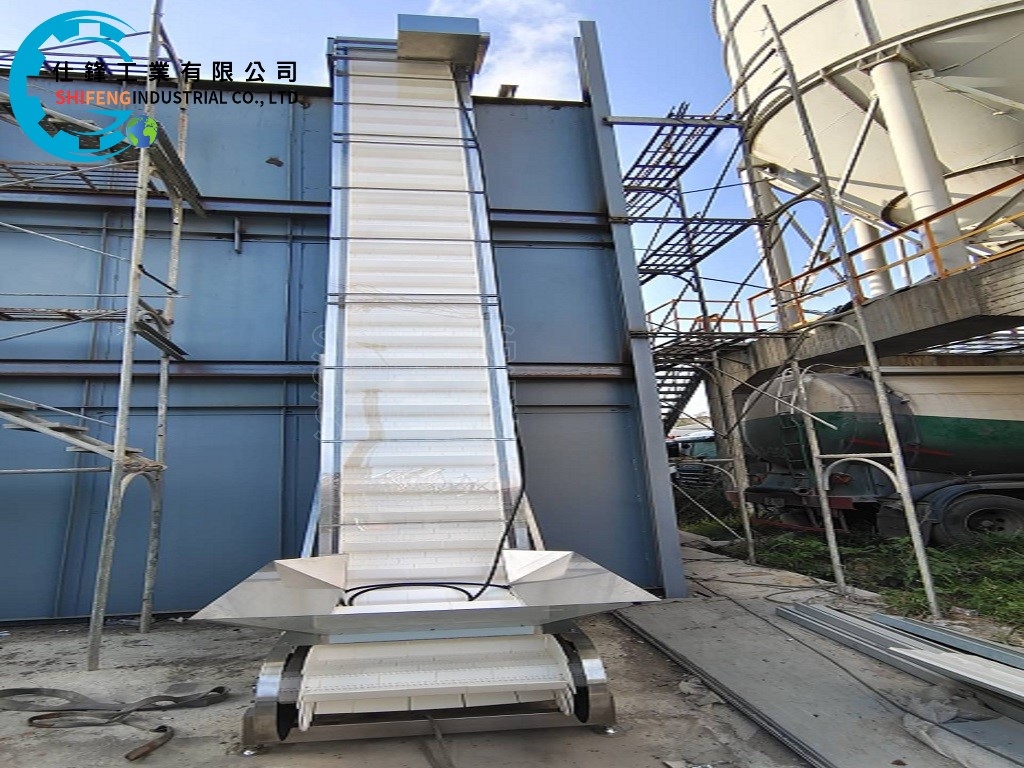 不鏽鋼塑板帶Z型輸送機&客戶案例五