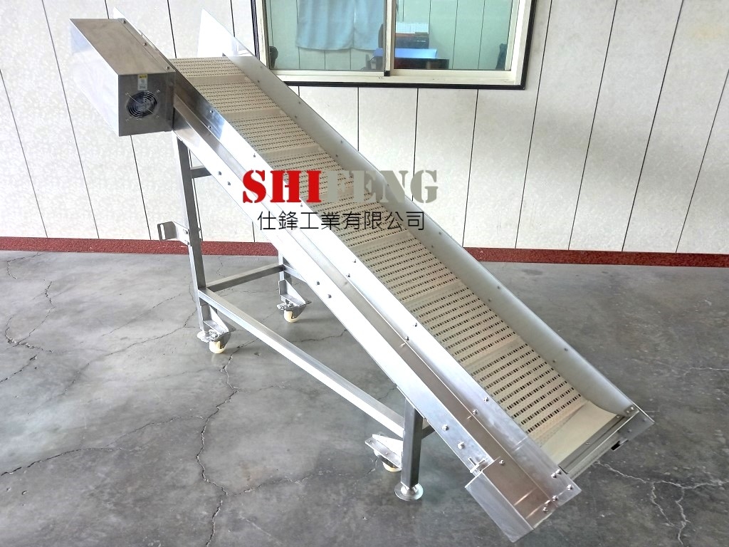 不鏽鋼塑網帶爬升輸送機&客戶案例三