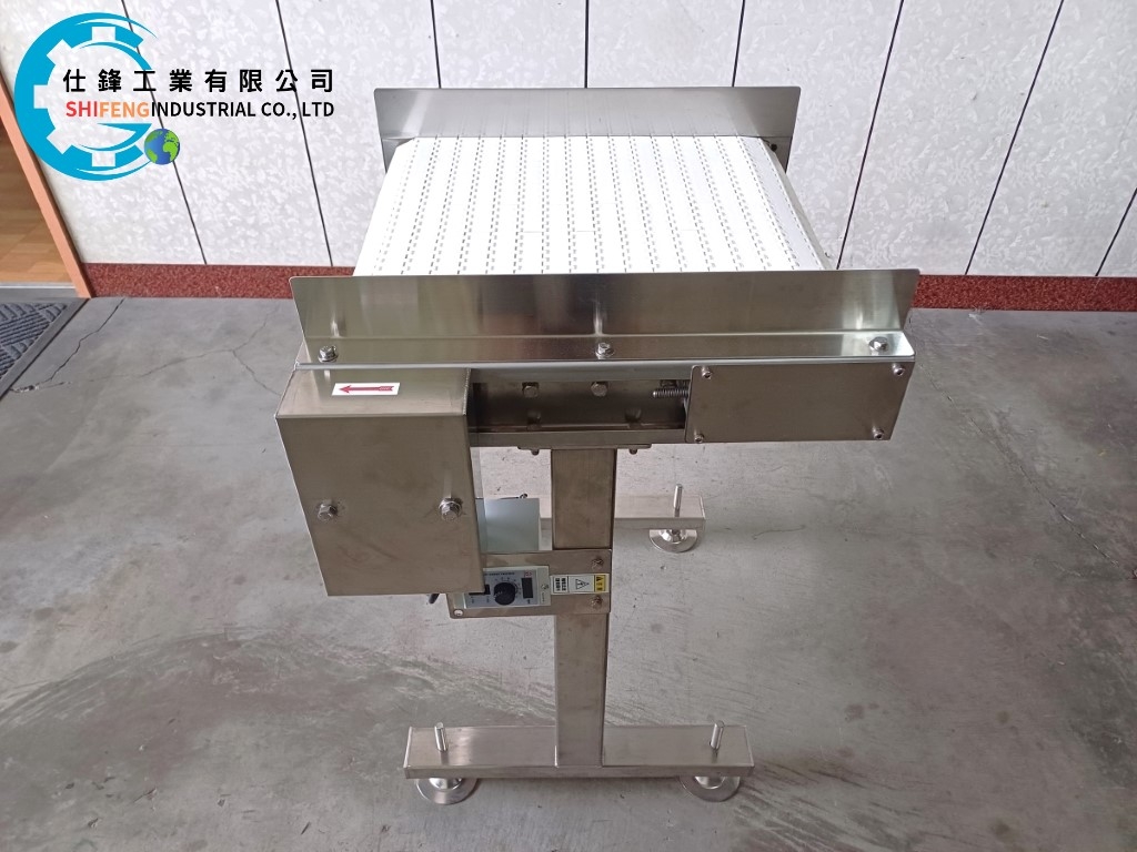 不鏽鋼平面塑板帶輸送機&客戶案例三