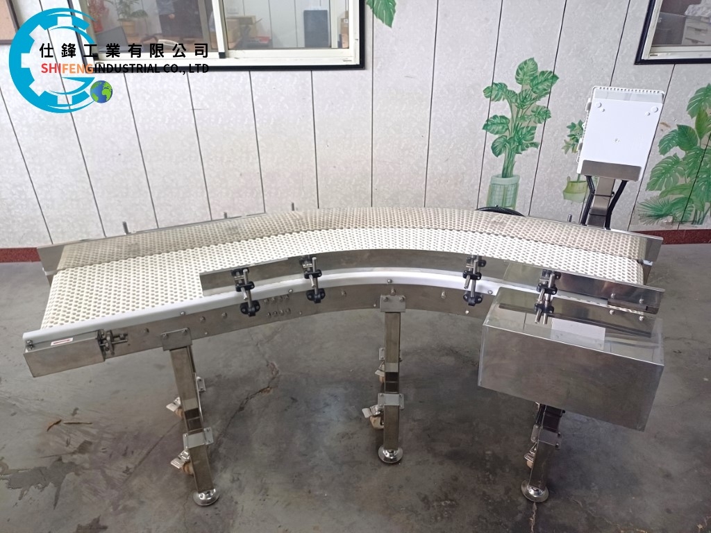 不鏽鋼45度轉彎塑網帶輸送機&客戶案例一