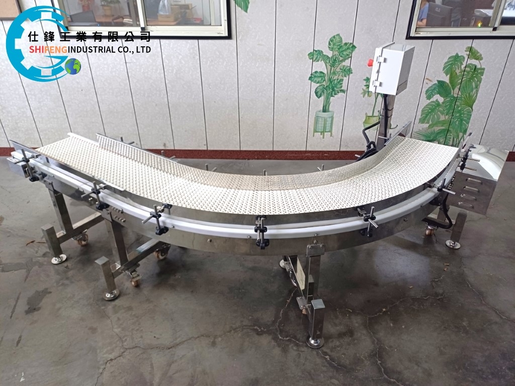 不鏽鋼90度轉彎塑網帶輸送機&客戶案例二
